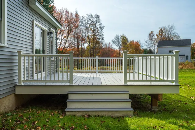 $1,099,777 | 139 North Road, East Kingston, NH 03827