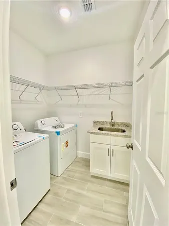 $2,400 | 10000 Massey Street, Orlando, FL 32825