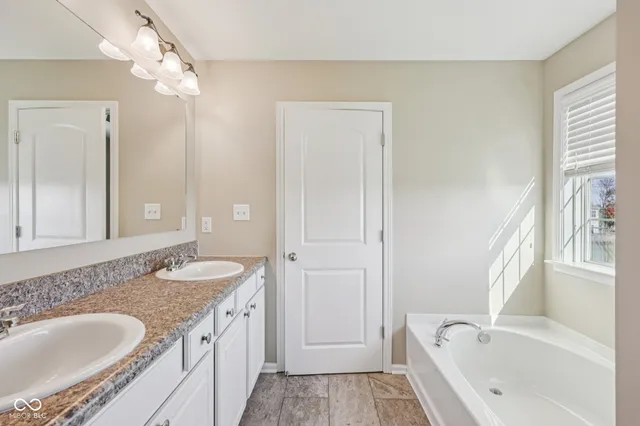 $645,000 | 15726 Henady Crossing, Noblesville, IN 46060