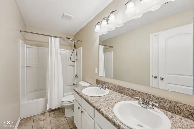 $645,000 | 15726 Henady Crossing, Noblesville, IN 46060