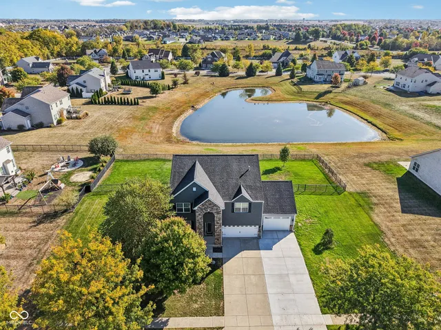 $645,000 | 15726 Henady Crossing, Noblesville, IN 46060