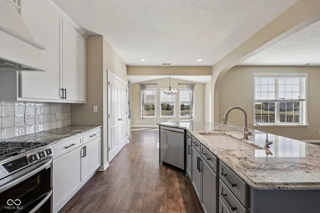 $645,000 | 15726 Henady Crossing, Noblesville, IN 46060