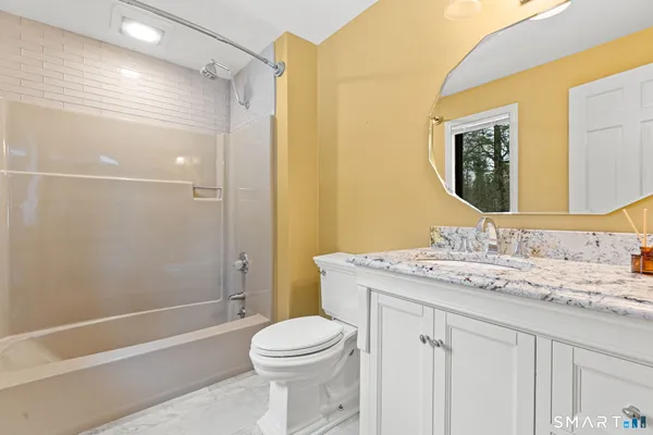 $774,900 | 90 Hunting Hill Drive, Southington, CT 06489
