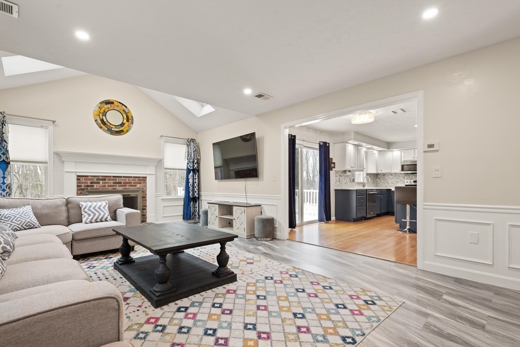 19 Amherst Road Shrewsbury, MA 01545 - Photo 10 of 36