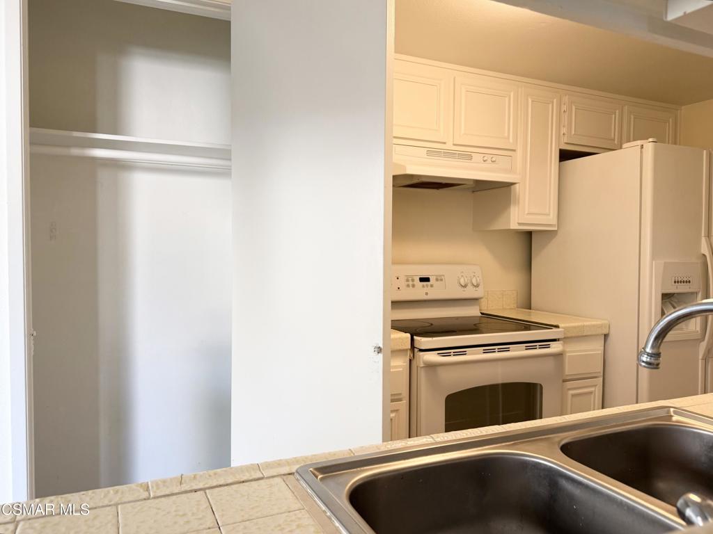 2030 Avenida Placida, Unit 3 Simi Valley, CA 93063 - Photo 12 of 33