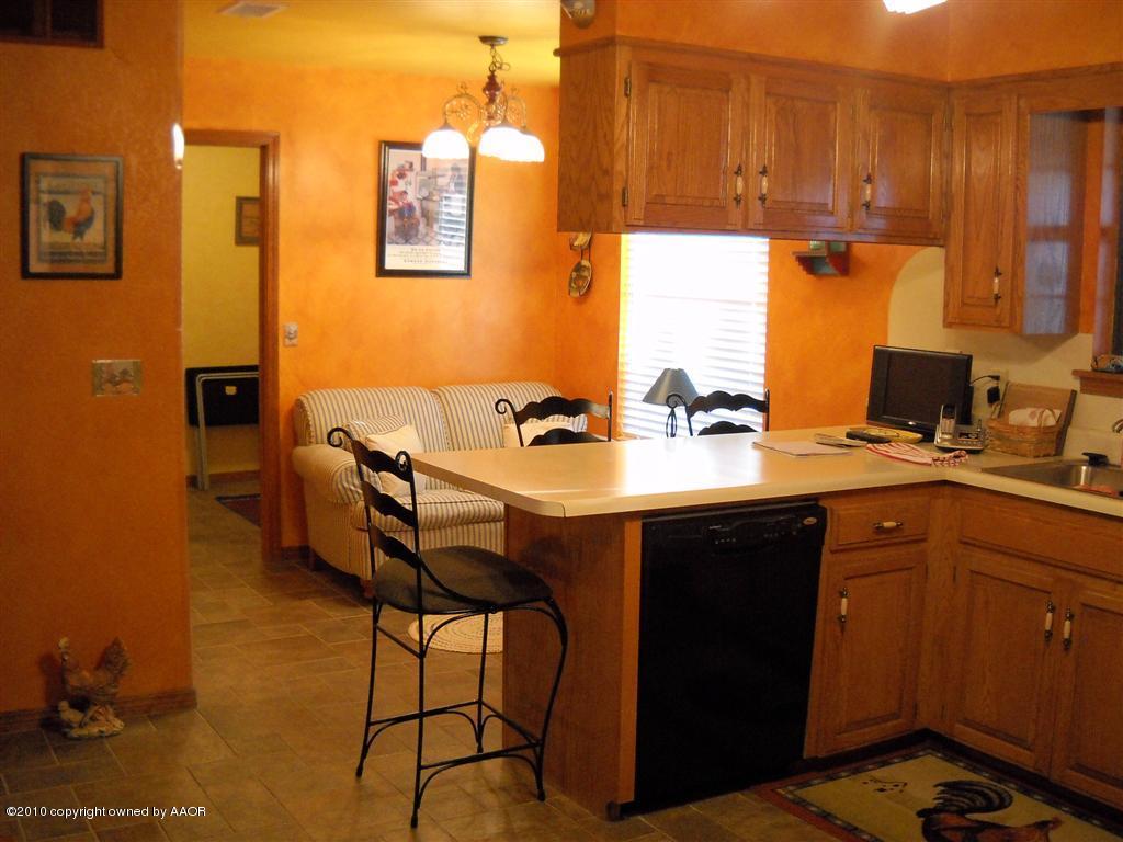 7900 South Blessen Road Amarillo, TX 79119 - Photo 16 of 46 Kitchen
