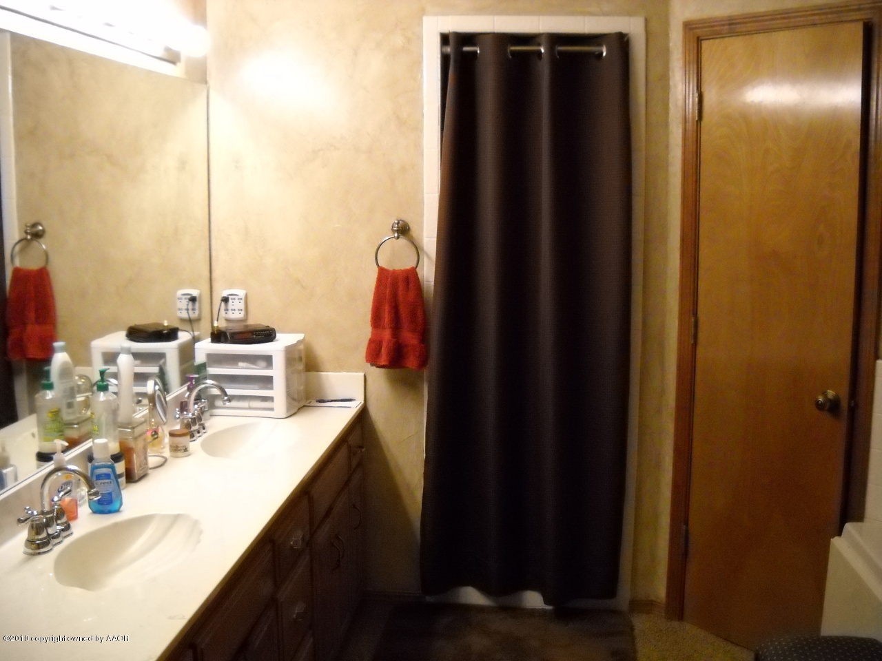 7900 South Blessen Road Amarillo, TX 79119 - Photo 31 of 46 Bathroom (upstairs)