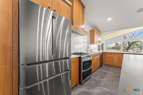 $890,000 | 503 Arrowhead Point Road, Belton, TX 76513