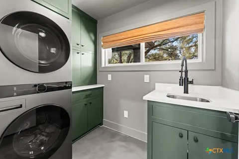 $890,000 | 503 Arrowhead Point Road, Belton, TX 76513