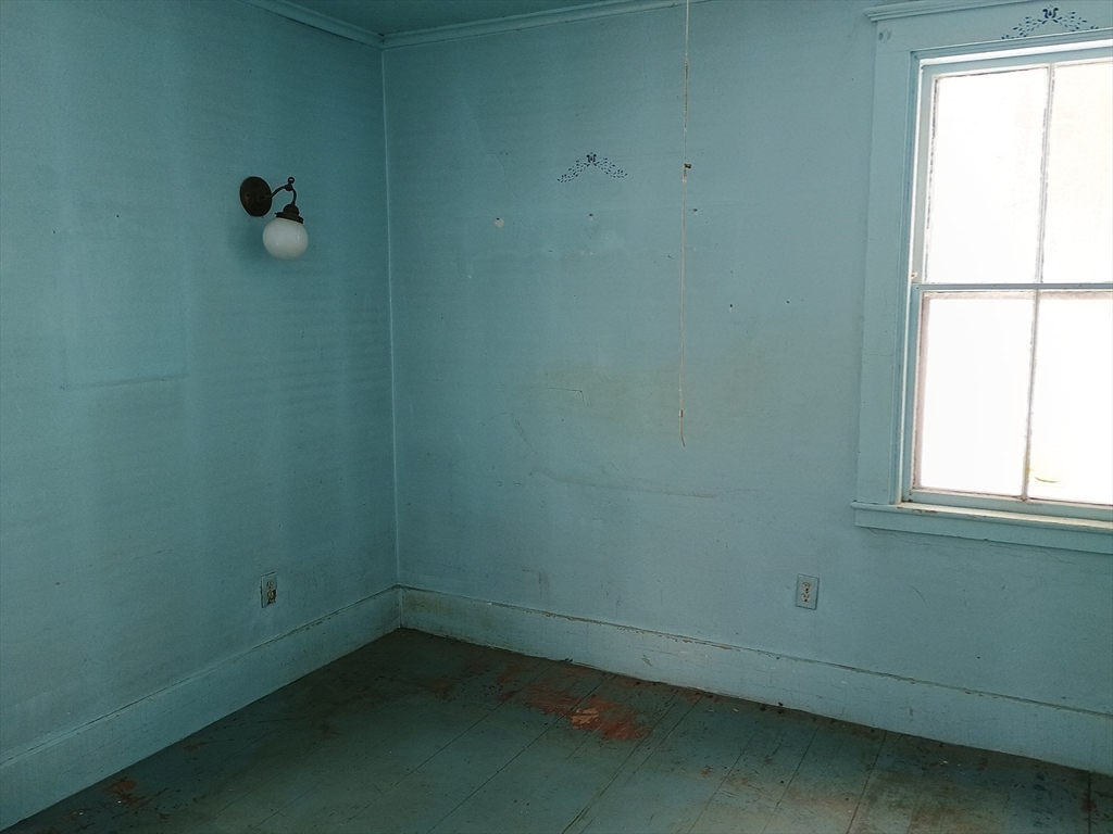 9 Olive Street Ashland, MA 01721 - Photo 12 of 34