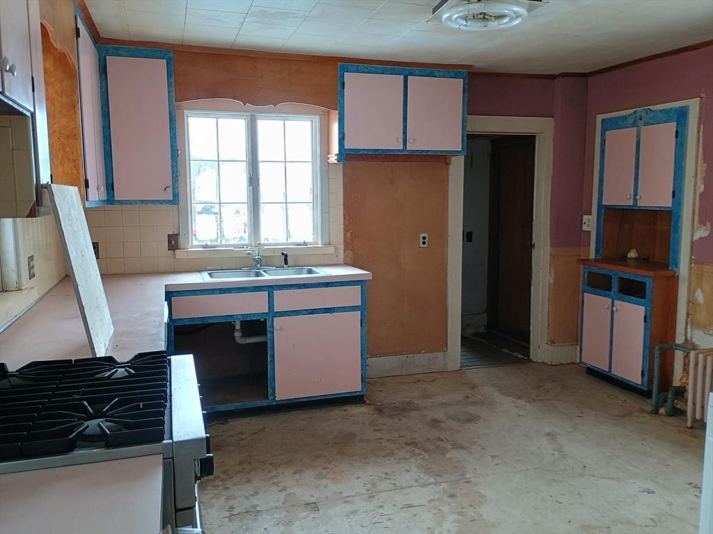 9 Olive Street Ashland, MA 01721 - Photo 8 of 34