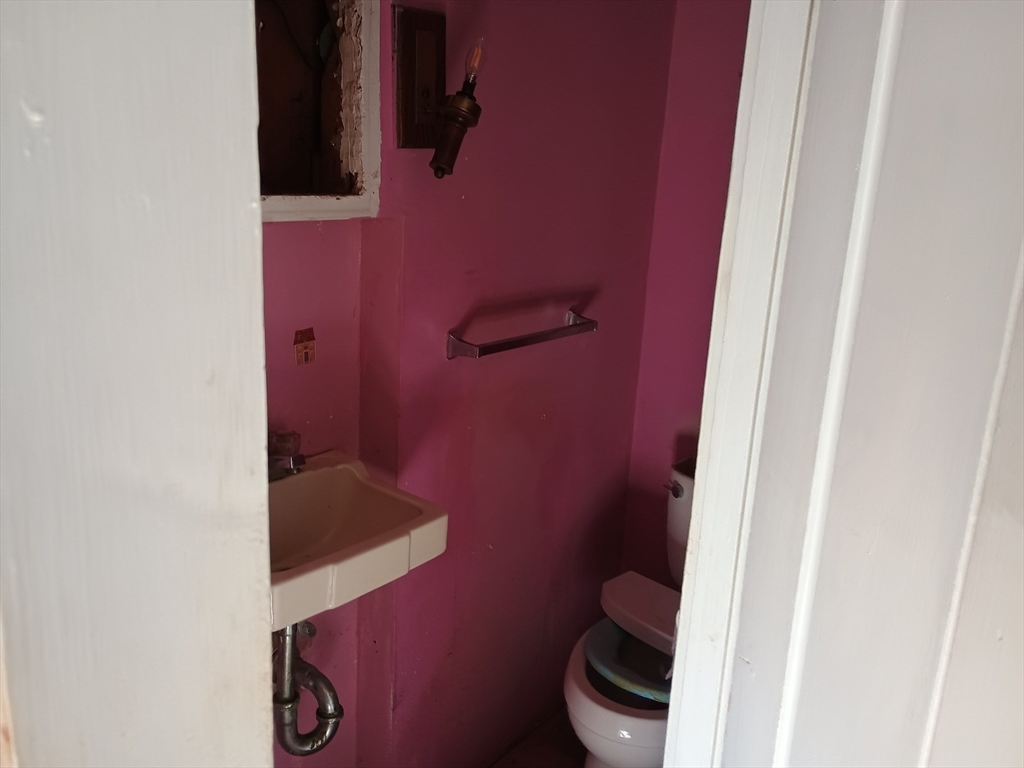 9 Olive Street Ashland, MA 01721 - Photo 10 of 34