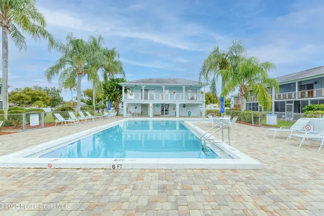 a picture of a bench in front of door
