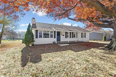 $235,000 | 313 Northeast Short Street, Lee's Summit, MO 64063