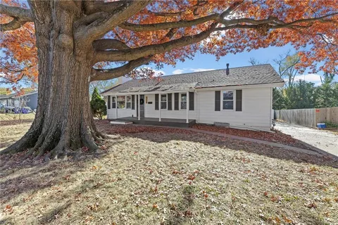 $235,000 | 313 Northeast Short Street, Lee's Summit, MO 64063