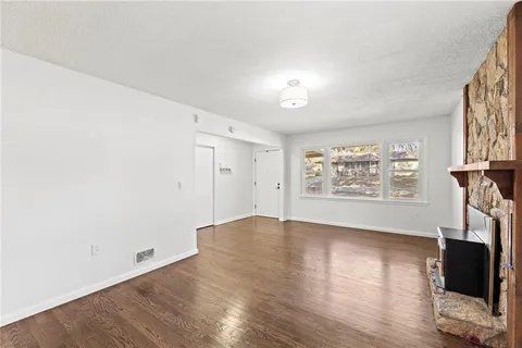 $235,000 | 313 Northeast Short Street, Lee's Summit, MO 64063