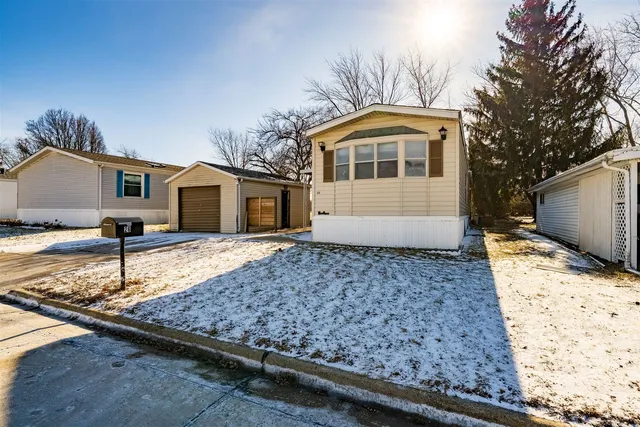 $55,000 | 26 Troy Court, Bloomington, IL 61701