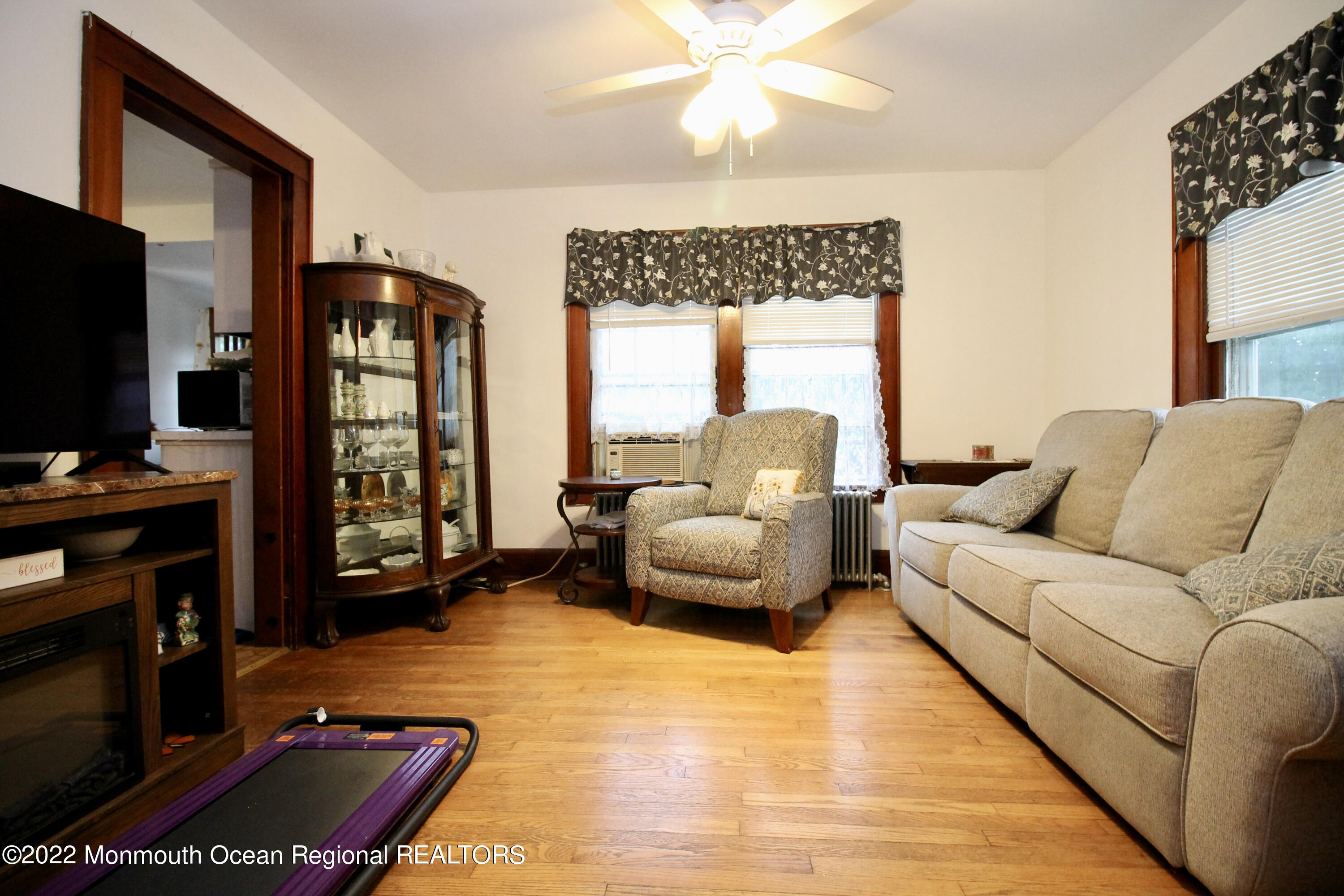 640 Colts Neck Road Freehold, NJ 07728 - Photo 14 of 44 6C52140B-386D-42CE-9F60-4A658E0C71F3_1_2
