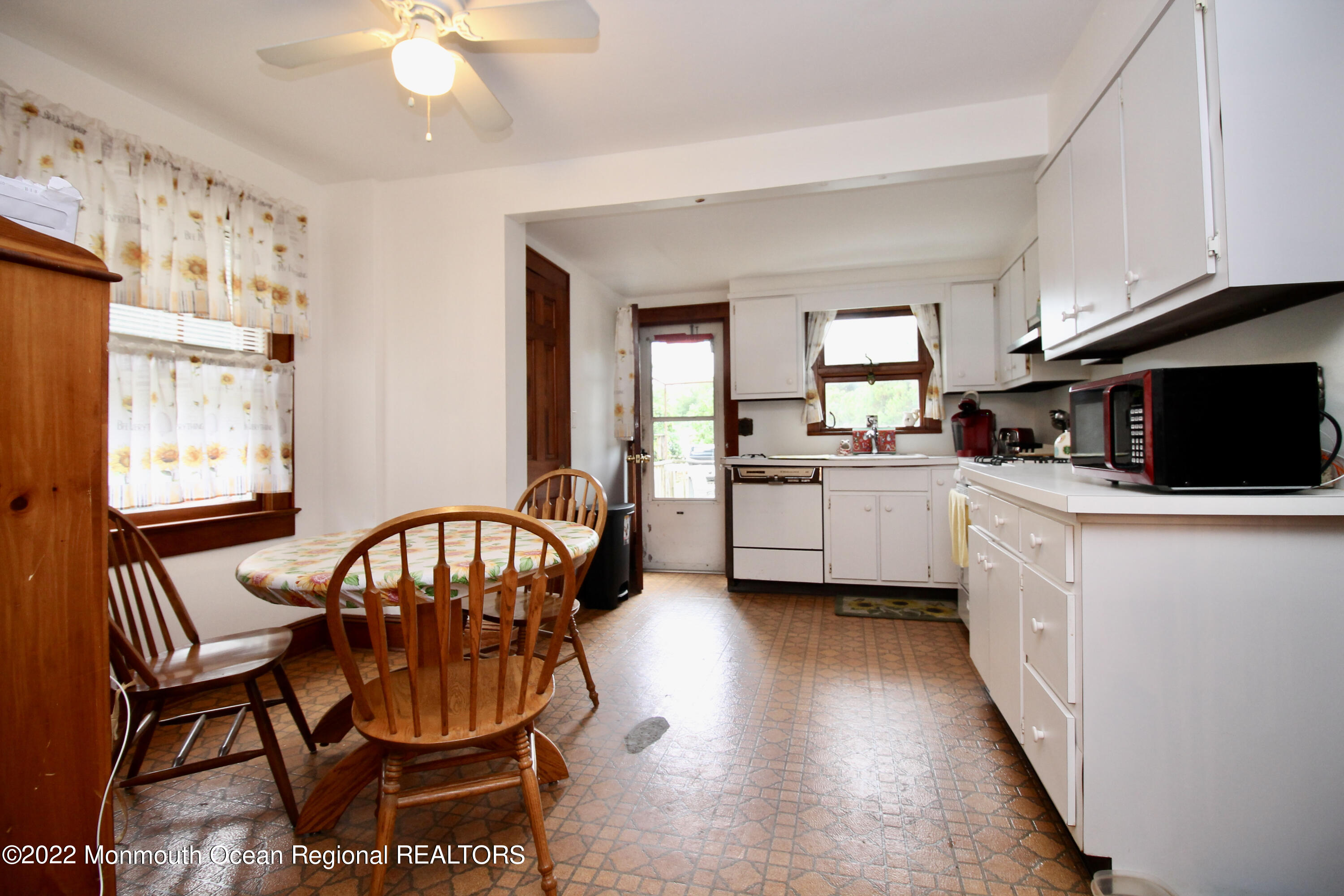 640 Colts Neck Road Freehold, NJ 07728 - Photo 17 of 44 9CE249CC-6D5F-4C95-A02C-E58D3482B38D_1_2
