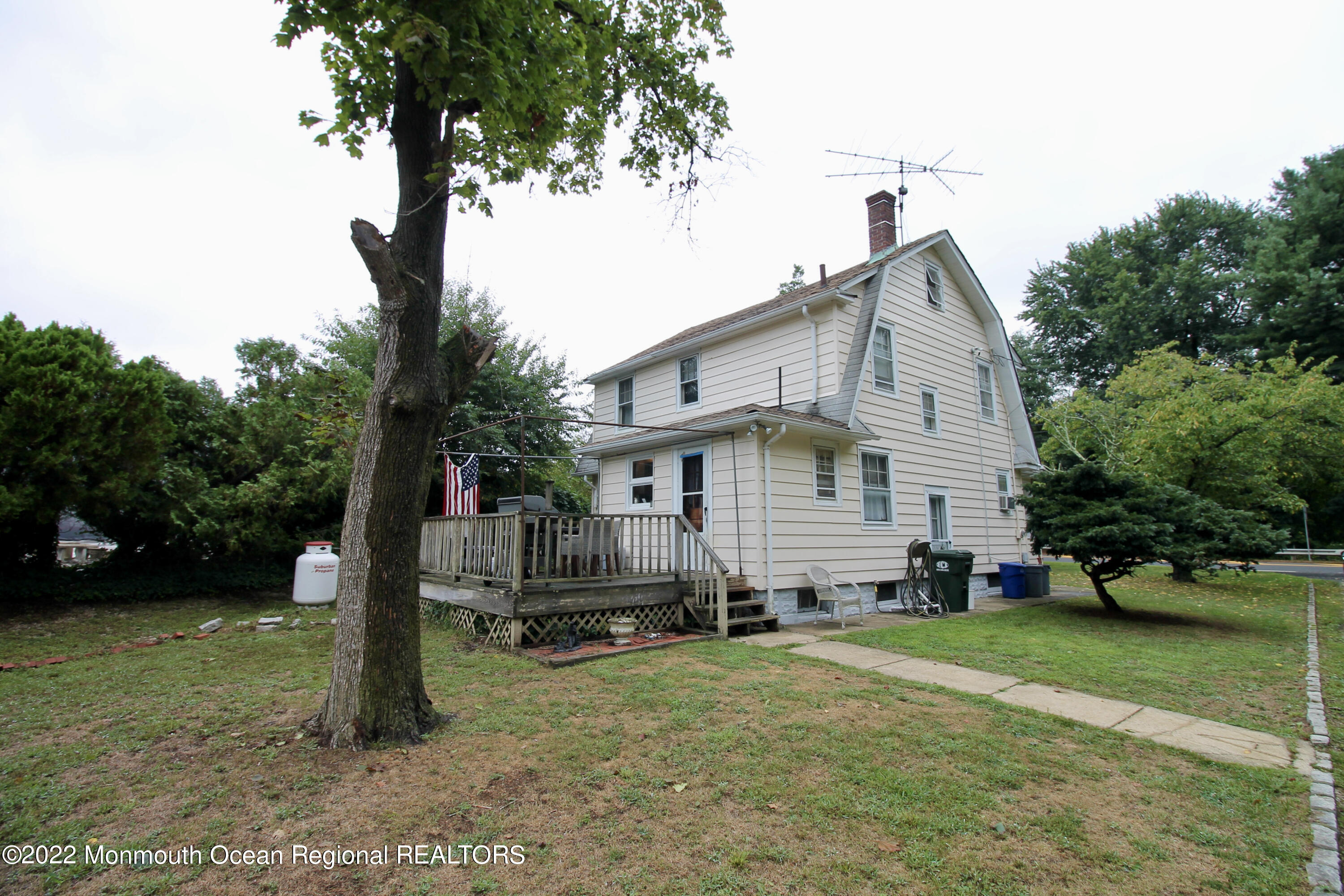 640 Colts Neck Road Freehold, NJ 07728 - Photo 27 of 44 7883E000-0546-4A1D-A9A7-B6A02BC0988B_1_2