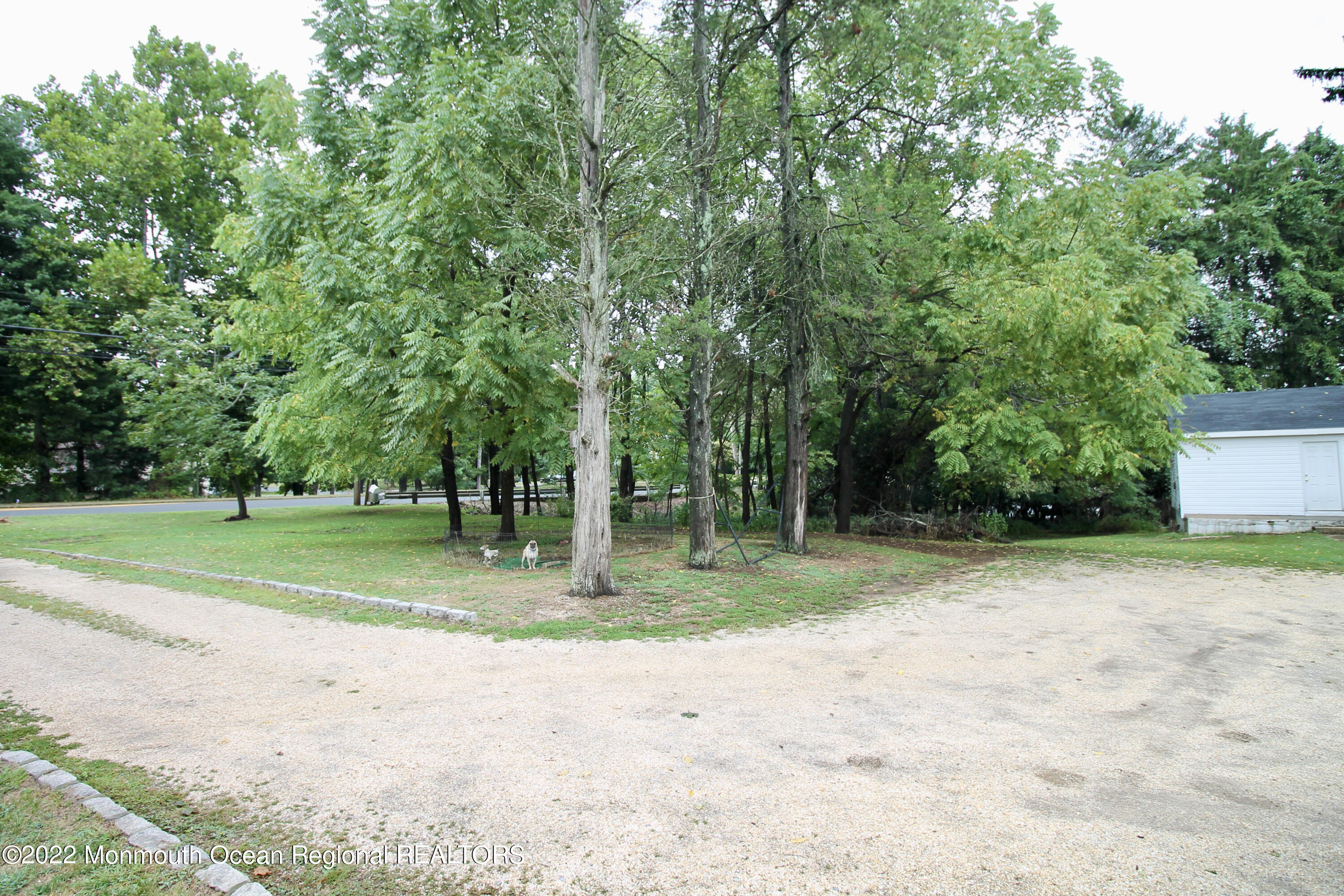 640 Colts Neck Road Freehold, NJ 07728 - Photo 29 of 44 67FF5B8E-97C3-4307-8A8A-29C2B5267775_1_2