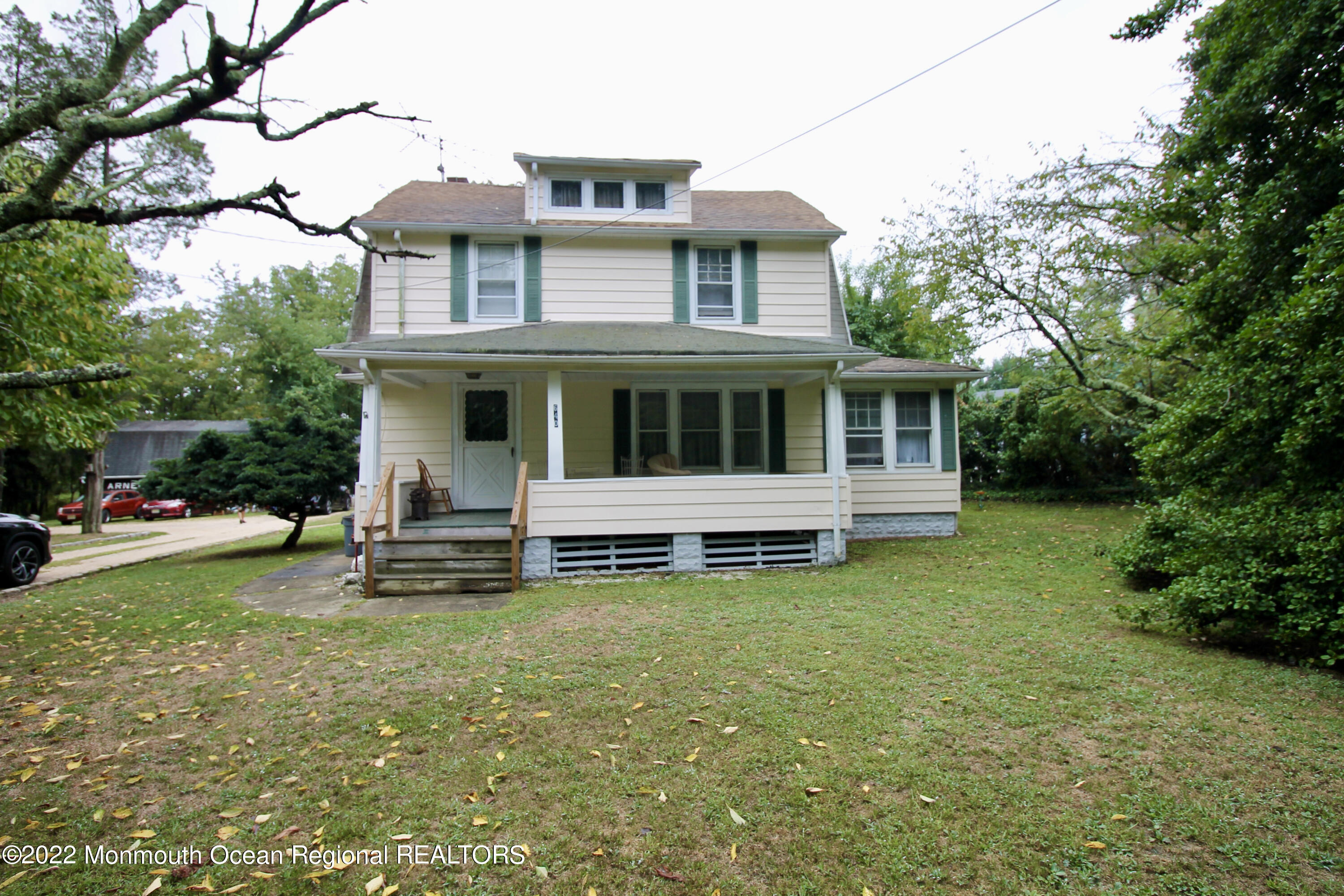 640 Colts Neck Road Freehold, NJ 07728 - Photo 3 of 44 965B52AE-A365-4AB3-AF24-4B320C112B2D_1_2