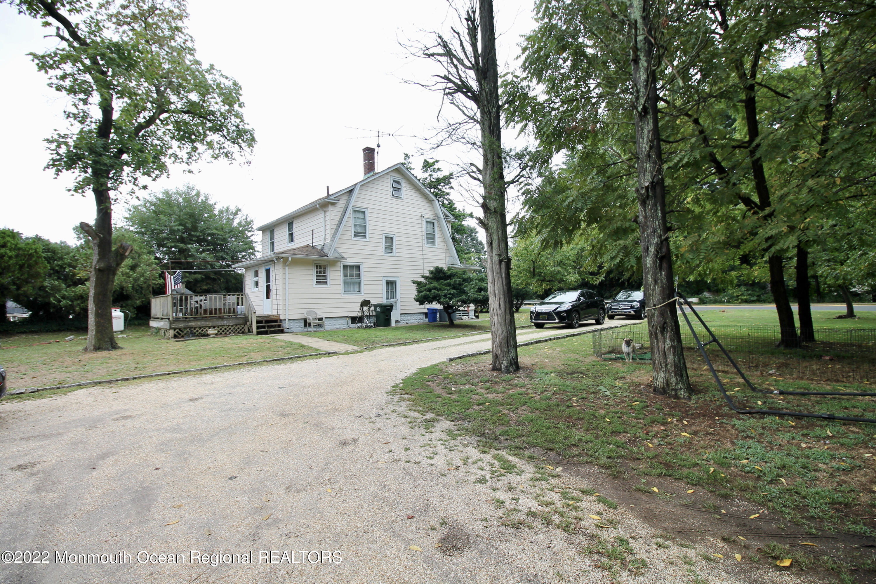 640 Colts Neck Road Freehold, NJ 07728 - Photo 31 of 44 00AE9179-1528-4888-9AE6-0A86271B3CC8_1_2