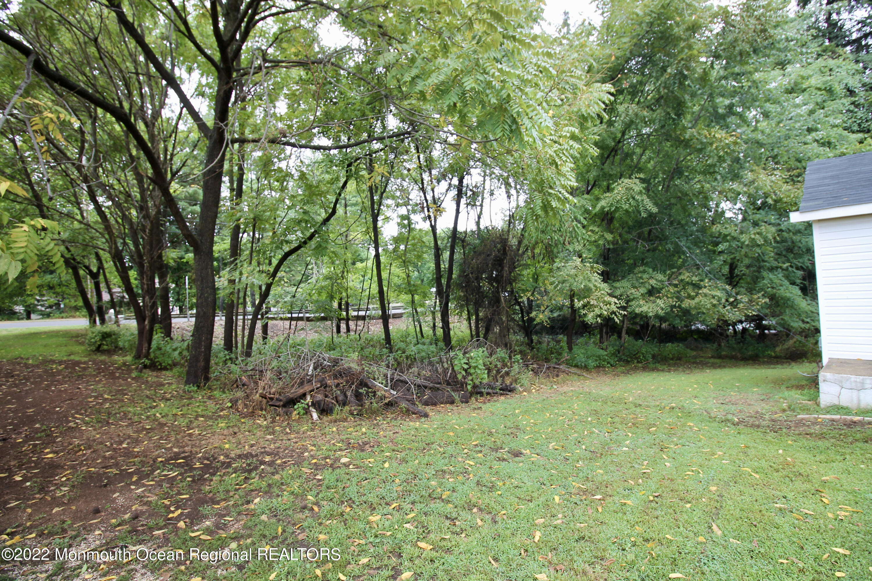 640 Colts Neck Road Freehold, NJ 07728 - Photo 32 of 44 7FEE6A52-729B-4CA8-AB68-B110022BE320_1_2