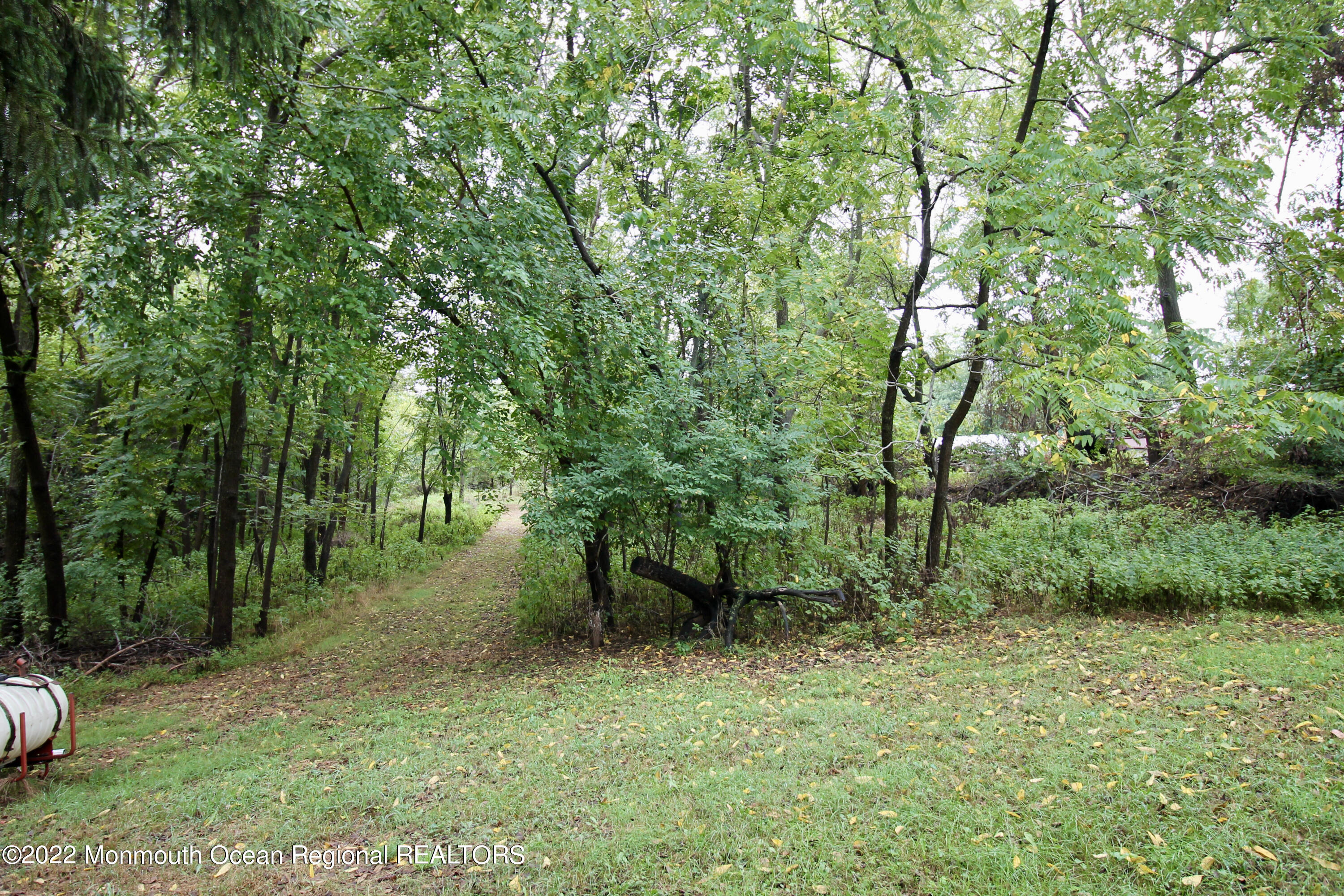 640 Colts Neck Road Freehold, NJ 07728 - Photo 36 of 44 B2F32261-DDE1-4DE4-B2A4-C4B04A3374F5_1_2
