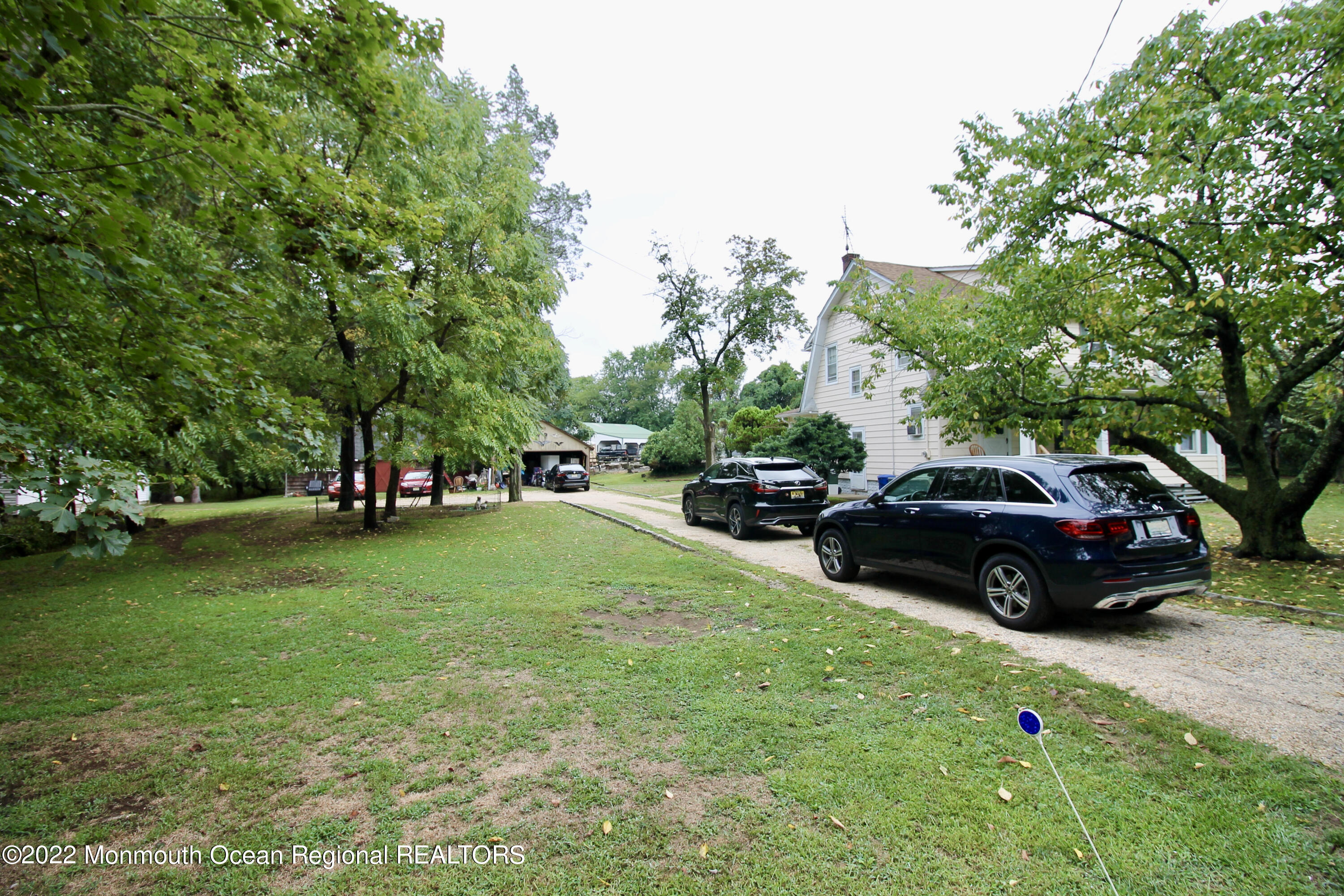 640 Colts Neck Road Freehold, NJ 07728 - Photo 41 of 44 0645E0F5-EE86-4E37-8CCC-4D67941CAB93_1_2