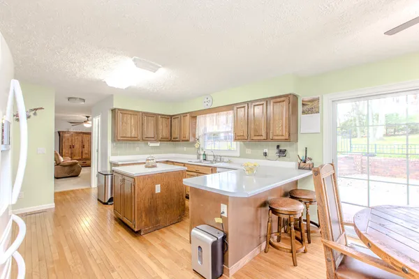 $425,000 | 8908 East 1400 North Road, Bloomington, IL 61705