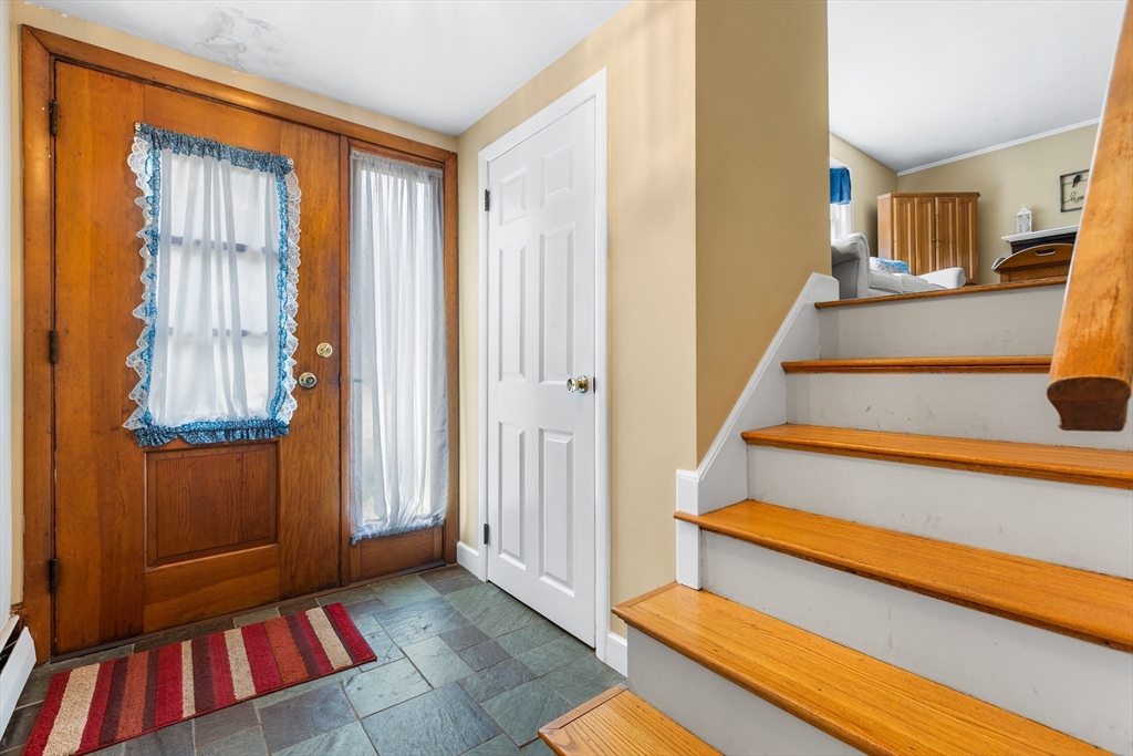 82 Joseph Road Framingham, MA 01701 - Photo 4 of 27