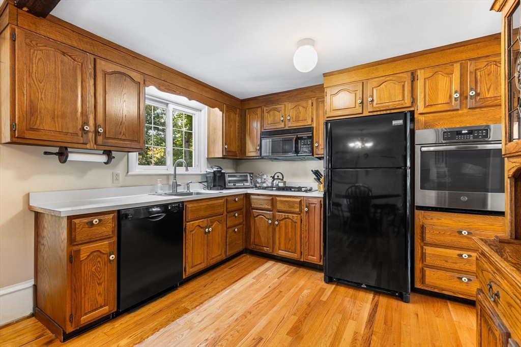 82 Joseph Road Framingham, MA 01701 - Photo 8 of 27