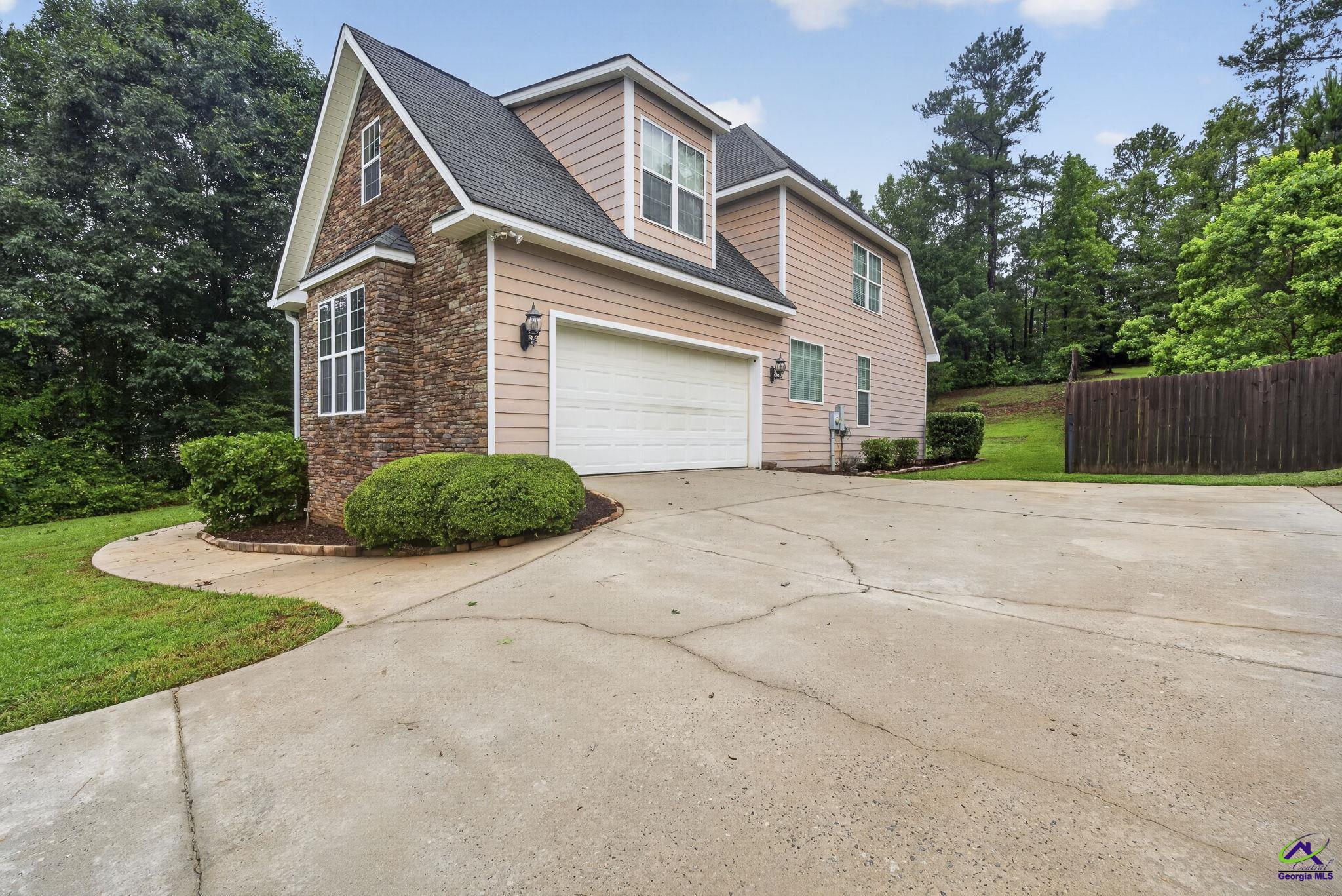 242 Carsons Walk Macon, GA 31206 - Photo 3 of 61