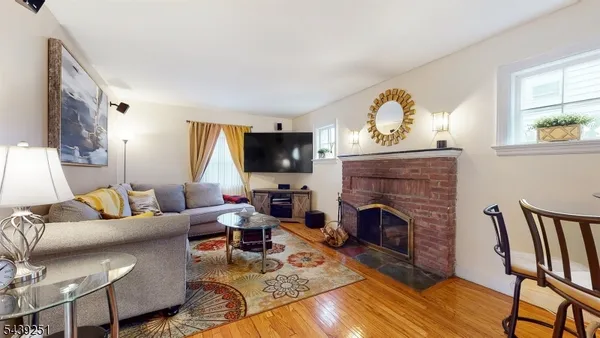 $4,000 | 178 North Livingston Avenue, Livingston, NJ 07039