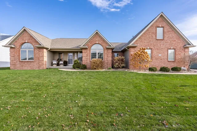 $619,900 | 18 Nicholas Drive, Eldridge, IA 52748