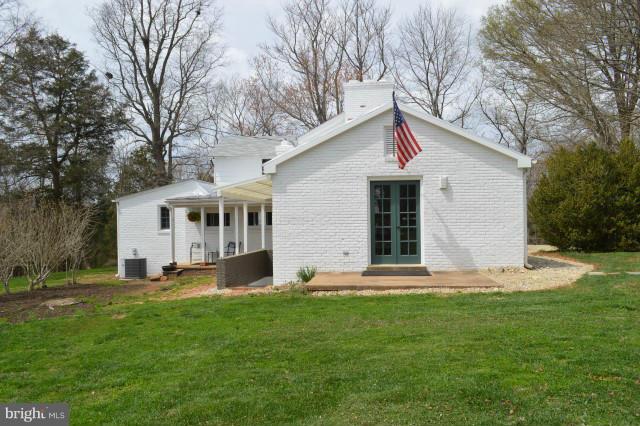 4407 Dumfries Road Catlett, VA 20119 - Photo 15 of 30 Side House