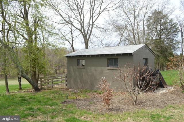 4407 Dumfries Road Catlett, VA 20119 - Photo 27 of 30 Shed