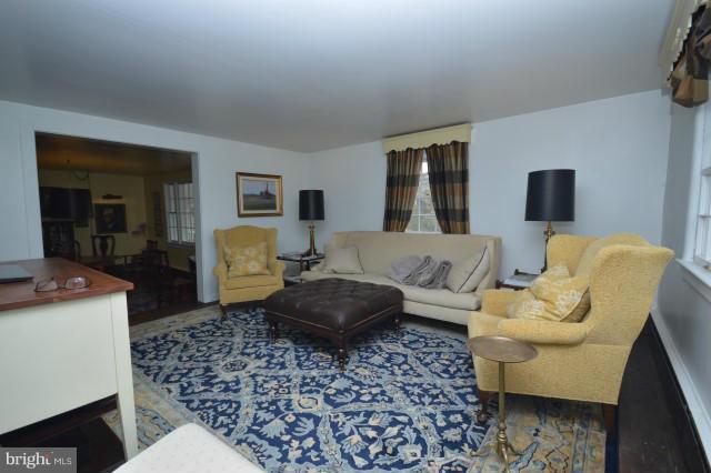 4407 Dumfries Road Catlett, VA 20119 - Photo 4 of 30 Living Room