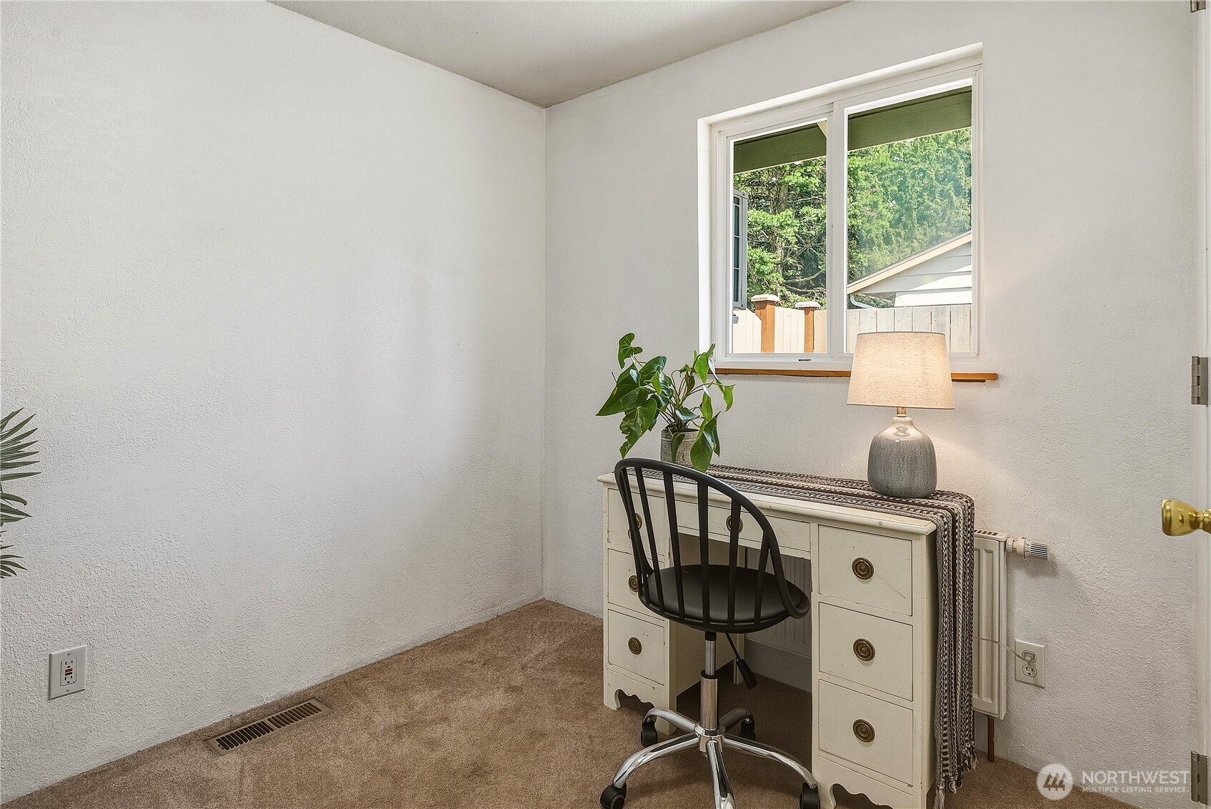 20818 77th Place West Edmonds, WA 98026 - Photo 18 of 39