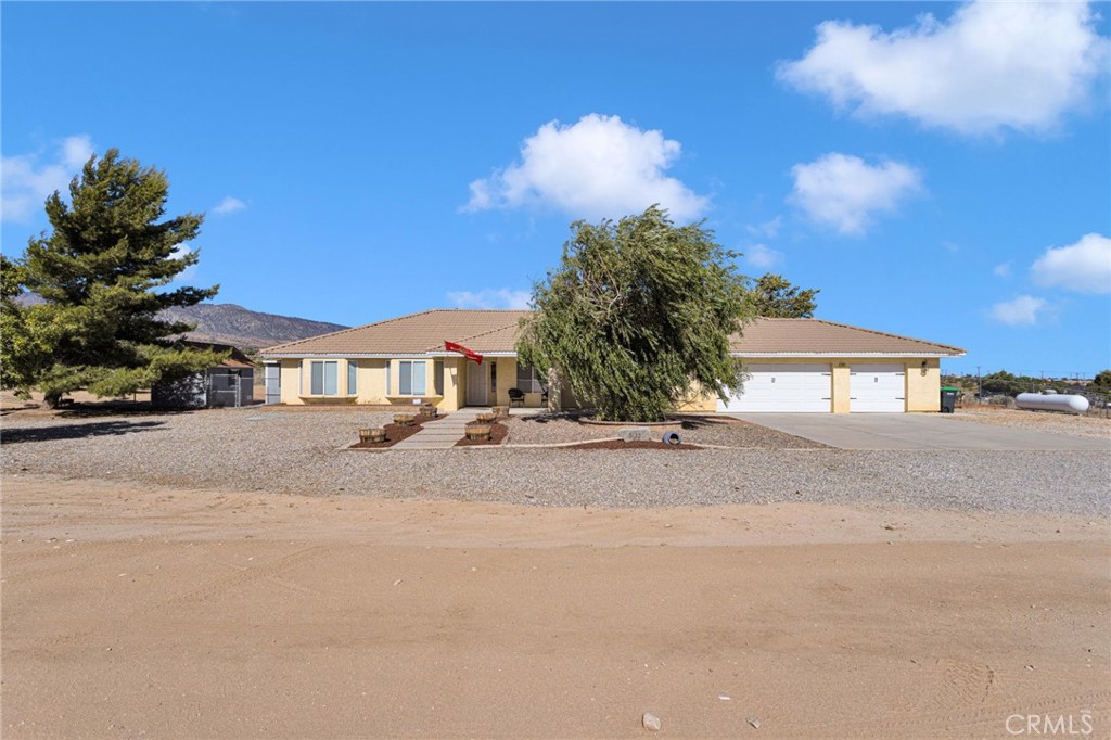 3632 Cambria Road Phelan, CA 92371 - Photo 3 of 52