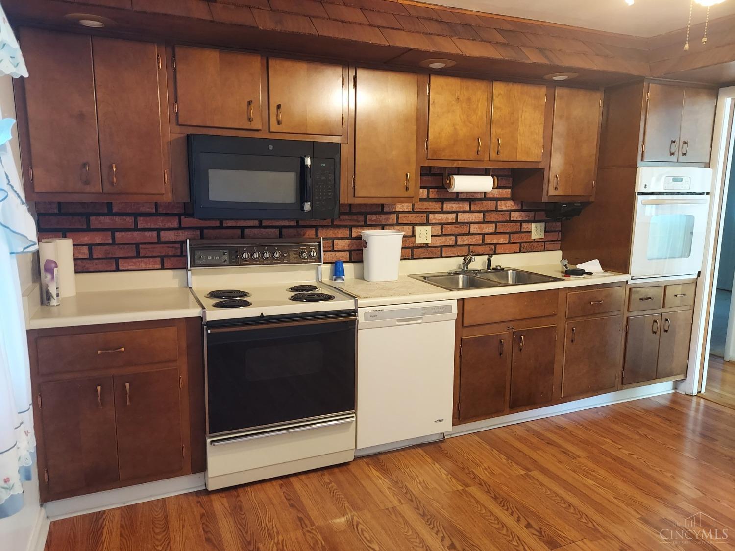5559 Werk Road Cincinnati, OH 45248 - Photo 11 of 21 Gallery Image 11
