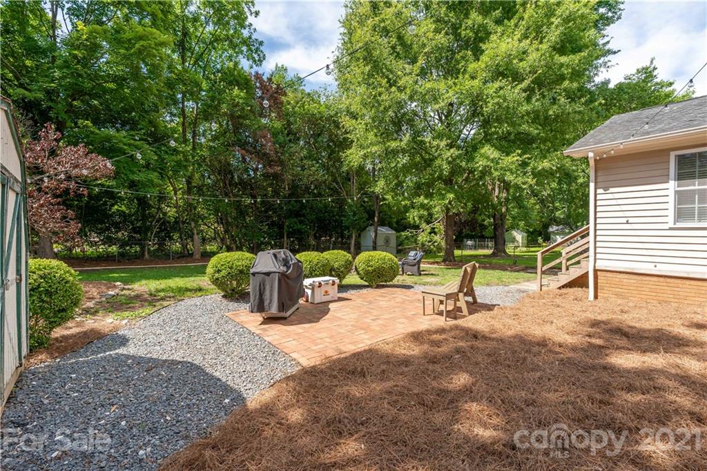 3854 Litchfield Road Charlotte, NC 28211 - Photo 25 of 35 a view of a park with sitting area
