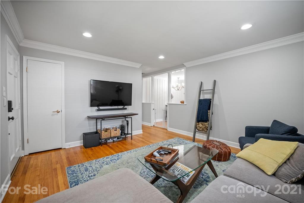 3854 Litchfield Road Charlotte, NC 28211 - Photo 4 of 35 a living room with furniture and a flat screen tv