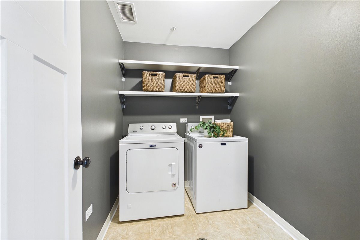 977 Harris Road, Unit 25 Grayslake, IL 60030 - Photo 14 of 26