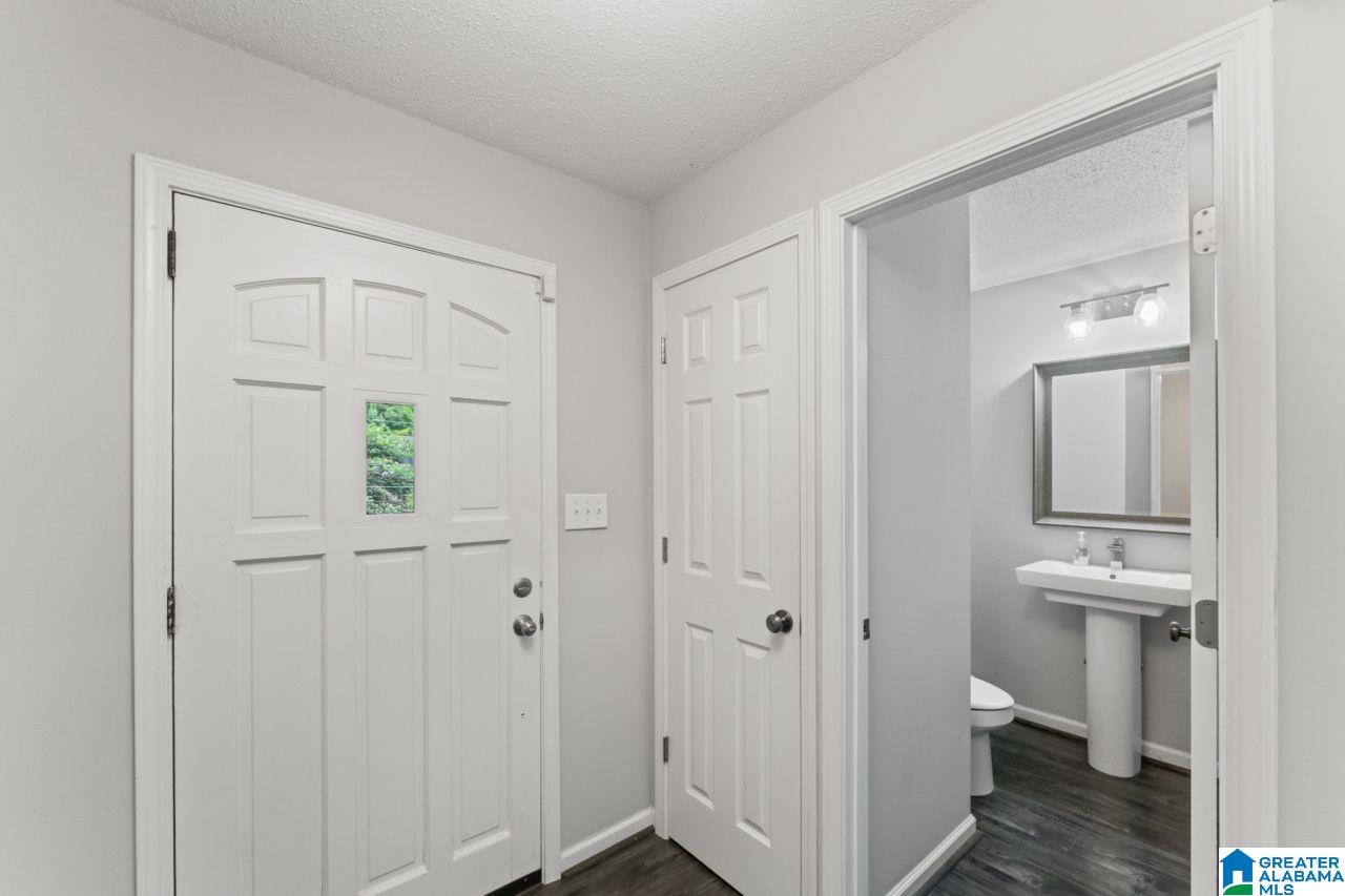 1388 Al Seier Road Birmingham, AL 35226 - Photo 9 of 39