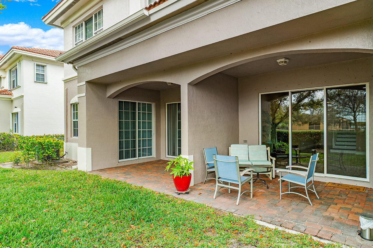 39 Lancaster Road Boynton Beach, FL 33426 - Photo 8 of 10 024-39LancasterRd-BoyntonBeach-FL-small