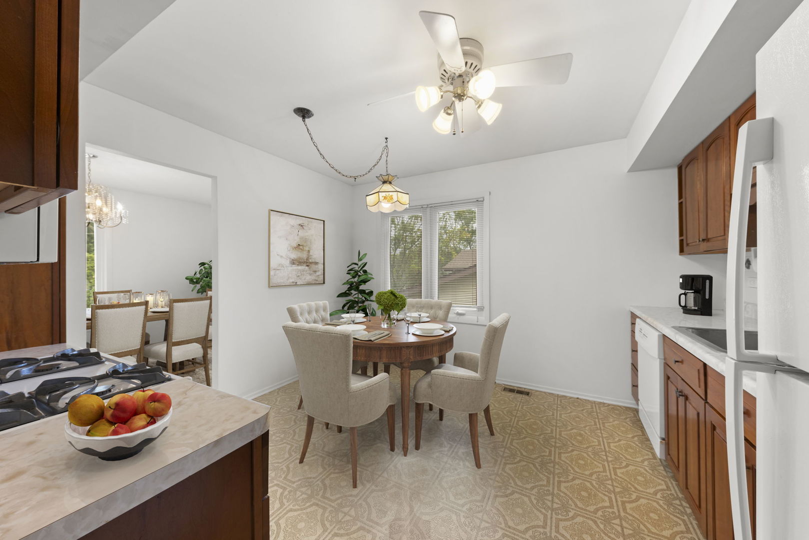 2S171 Kent Road Glen Ellyn, IL 60137 - Photo 8 of 36 Gallery Image 8