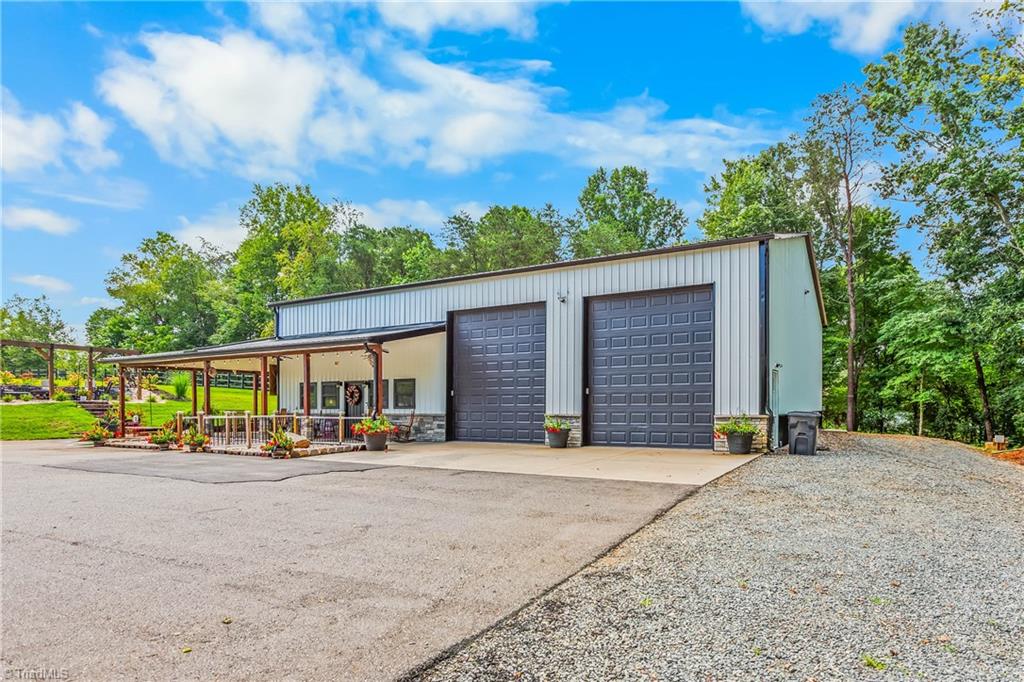 1325 William Fowler Road King, NC 27021 - Photo 4 of 41 Gallery Image 4