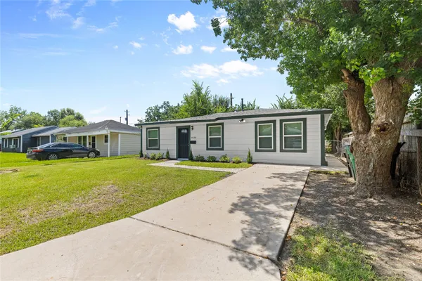$1,850 | 4838 Van Fleet Street, Houston, TX 77033